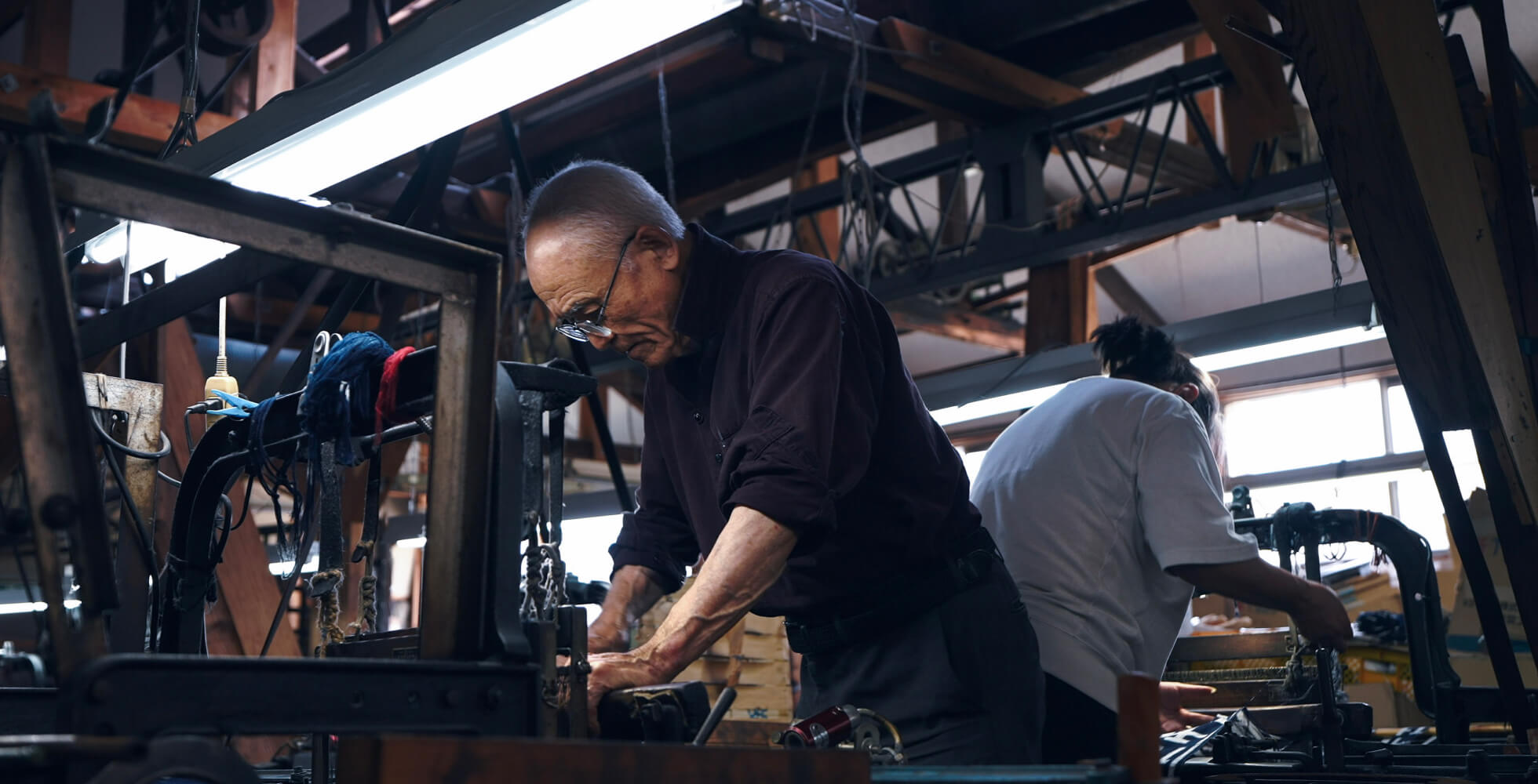 2代目の下川富彌さん。メンテナンスを丁寧に行い、機械を大切にしている