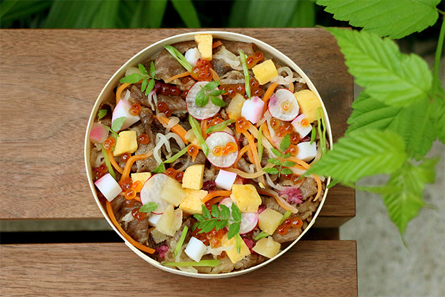 すき焼きちらし重