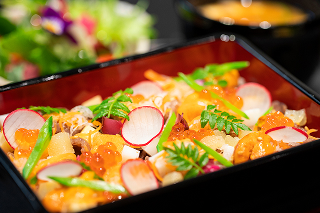 すき焼きちらし重